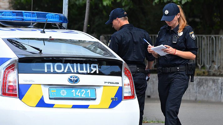 Чи можуть поліцейські зупиняти авто без причини у військовий час?