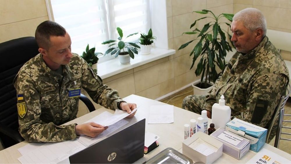 Хто може звільнитись із військової служби за станом здоров'я?