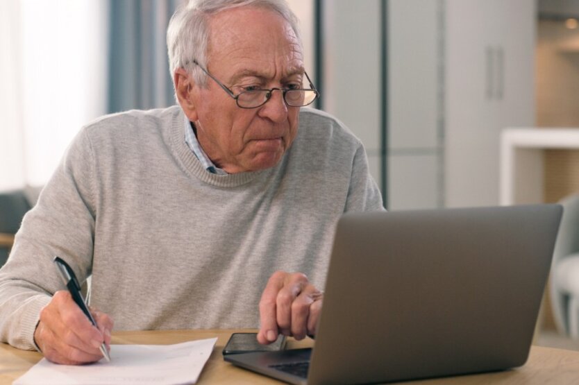 Як не втратити українську пенсію, якщо ви живете за кордоном