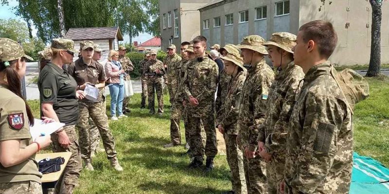 Від БЗВП до «Основ національного спротиву»: що зміниться для студентів, шкіл і держслужби після нового закону