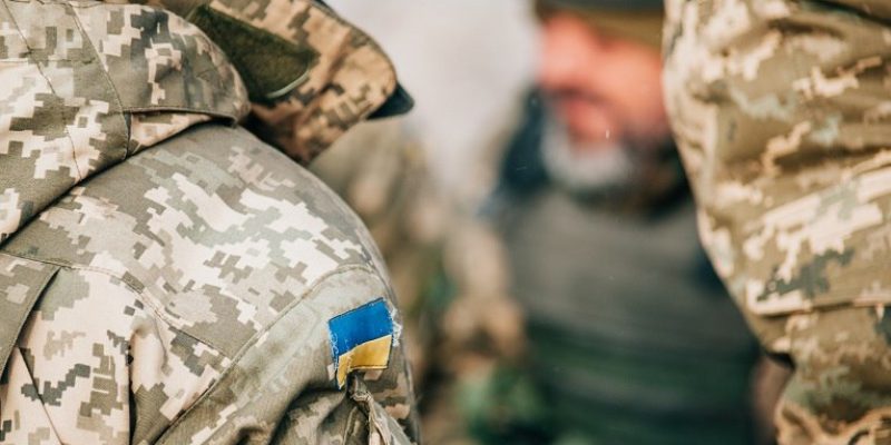 Звільнення із служби в ЗСУ на підставі інвалідності дружини